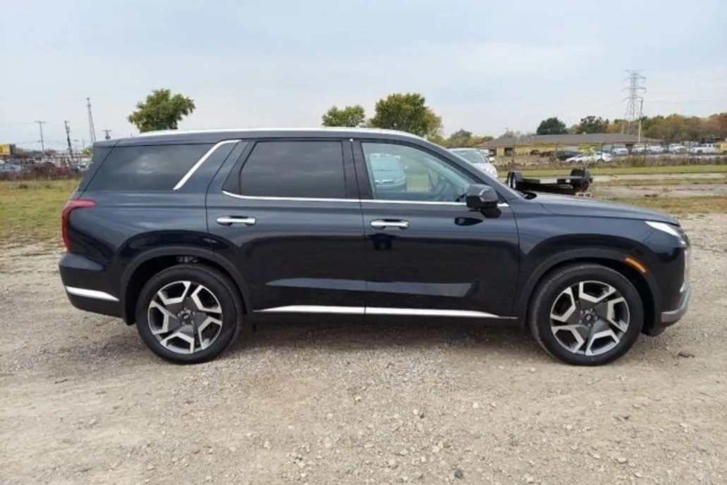 2024 Hyundai Palisade Limited photo 1
