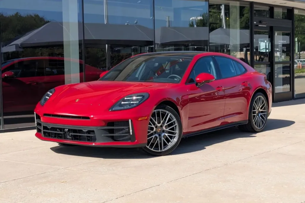 2025 Porsche Panamera 4 photo 1