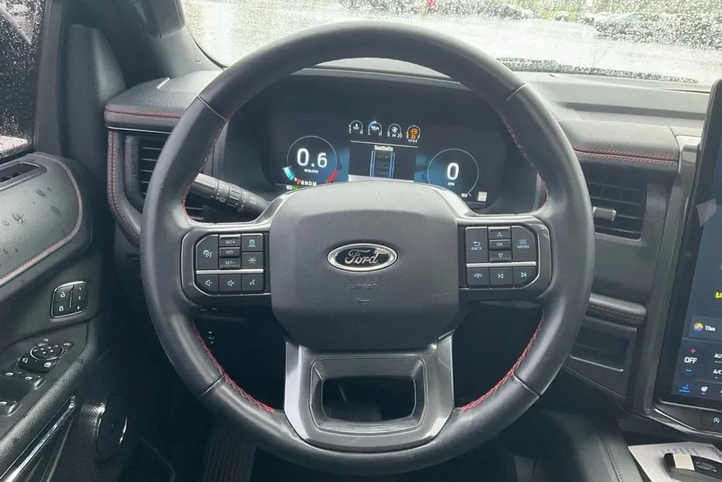 2022 Ford Expedition Limited photo 1