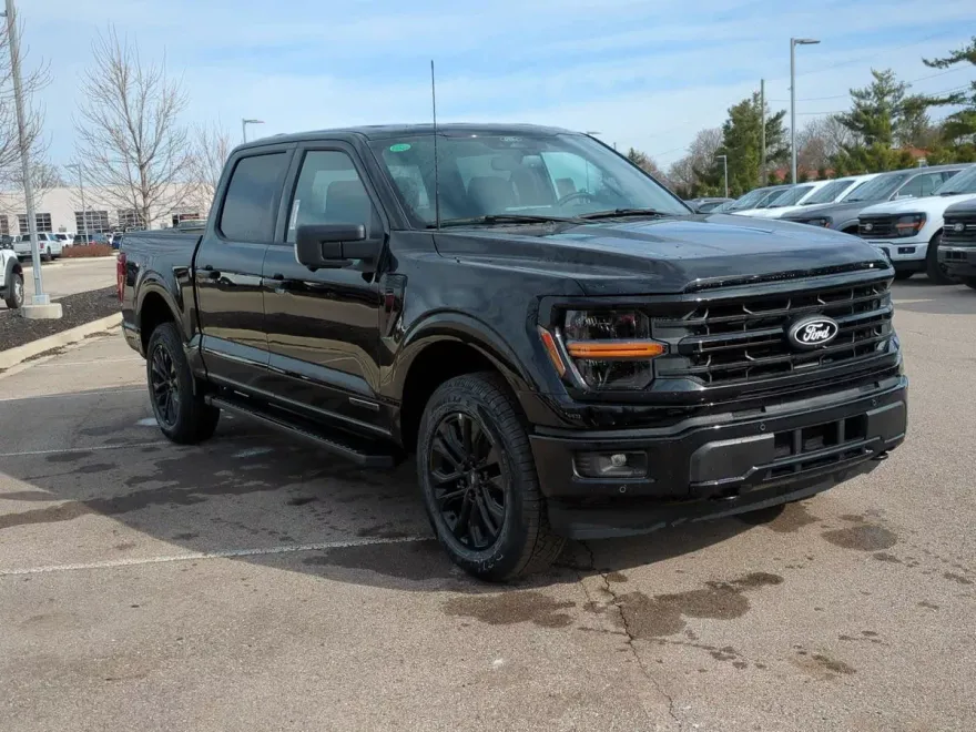 2025 Ford F-150 XLT photo 1