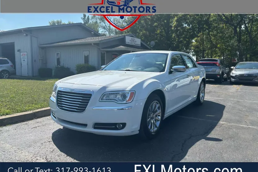 2012 Chrysler 300 C photo 1