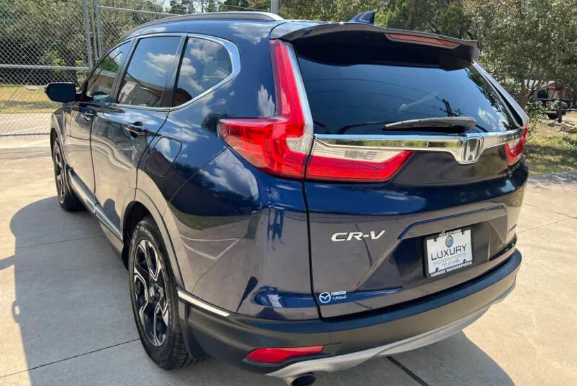 2017 Honda CR-V Touring photo 1