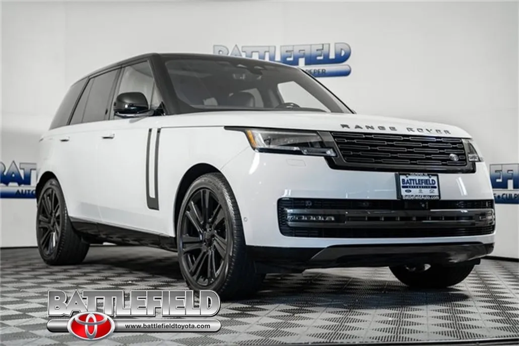 2023 Land Rover Range Rover SE photo 1