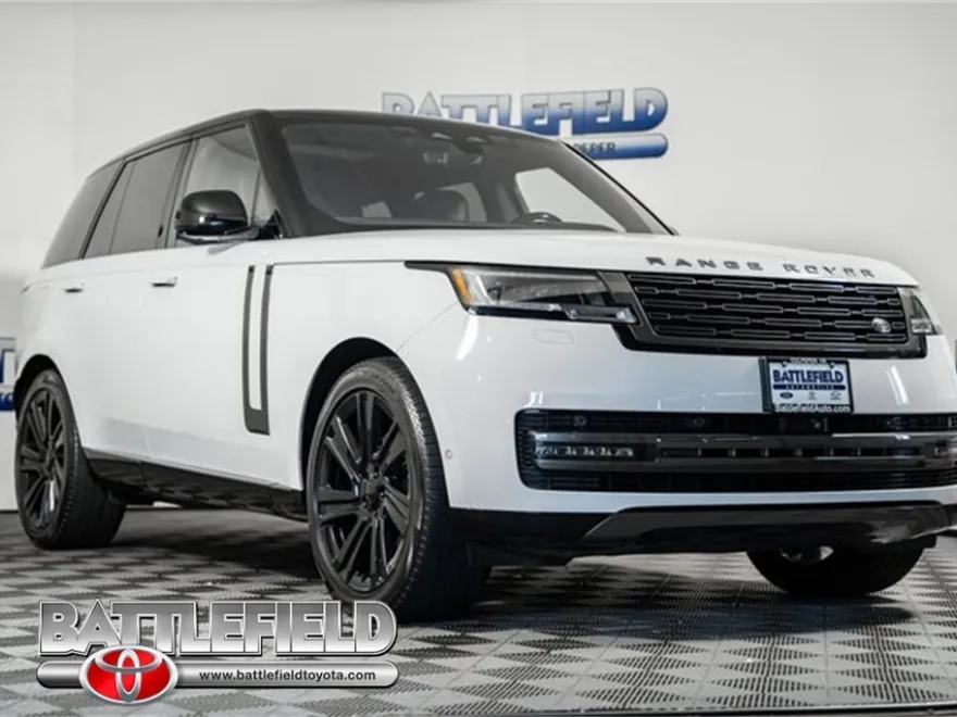 2023 Land Rover Range Rover SE photo 1