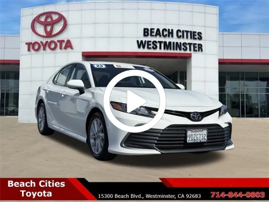 2023 Toyota Camry LE photo 1