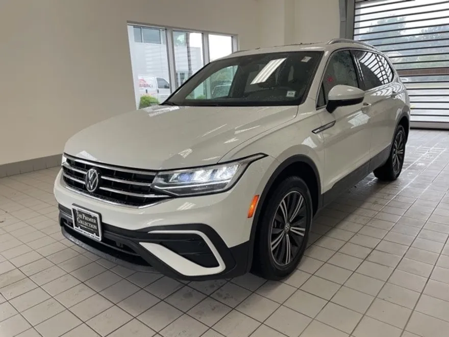 2024 Volkswagen Tiguan SE Wolfsburg Edition photo 1