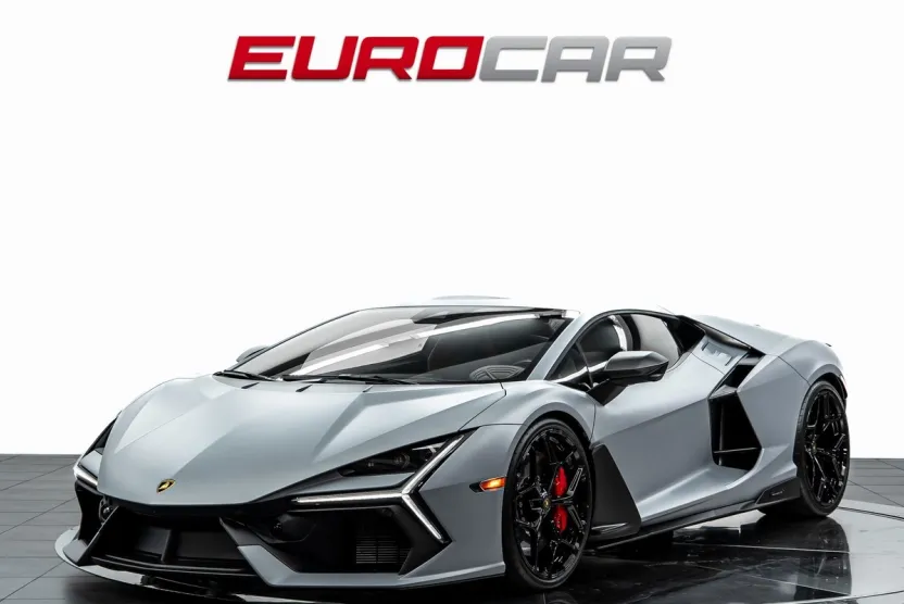 2024 Lamborghini Revuelto photo 1