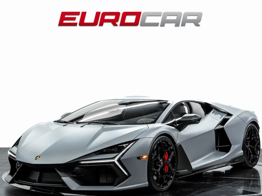 2024 Lamborghini Revuelto photo 1