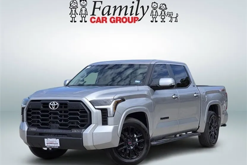 2024 Toyota Tundra SR5 photo 1