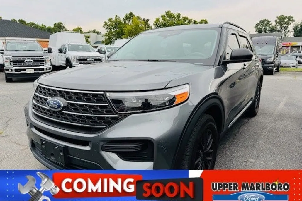 2023 Ford Explorer XLT photo 1
