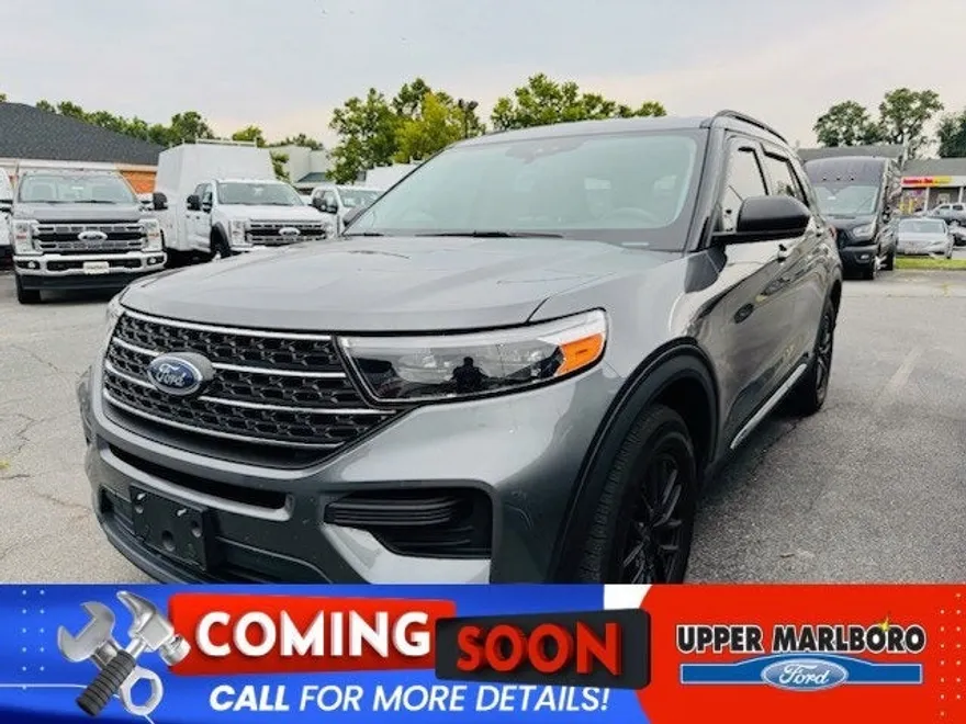 2023 Ford Explorer XLT photo 1