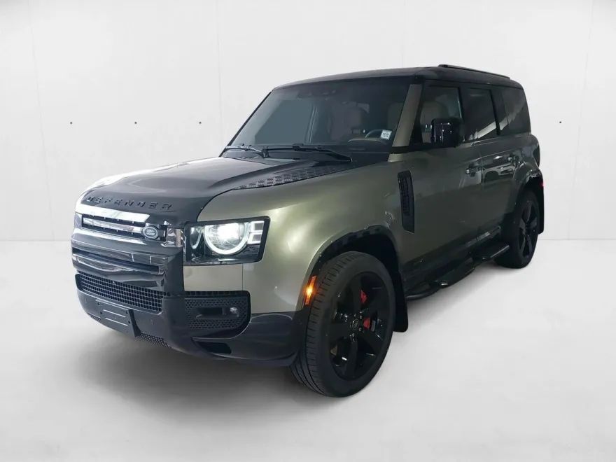 2025 Land Rover Defender 110 photo 1
