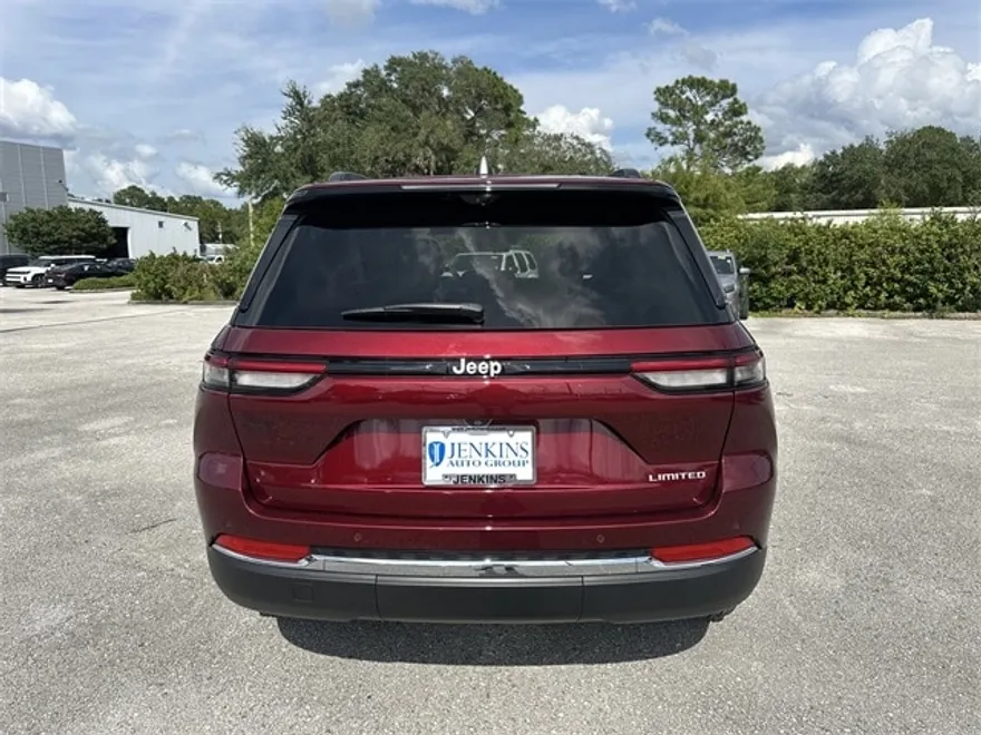 2024 Jeep Grand Cherokee Limited photo 1