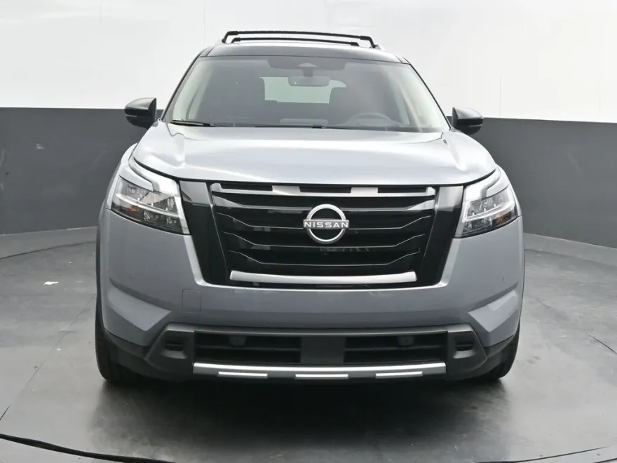 2023 Nissan Pathfinder Platinum photo 1