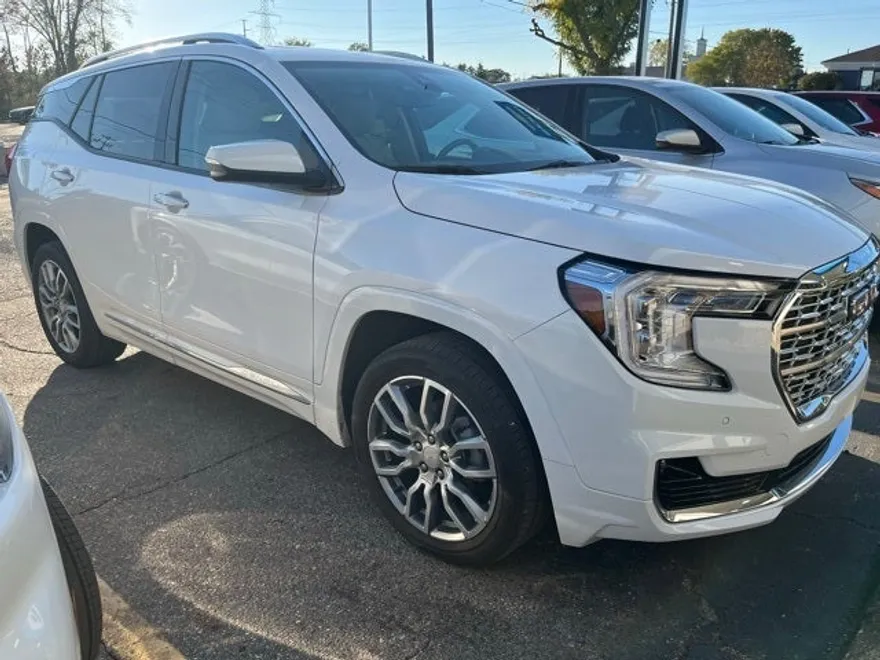 2022 Gmc Terrain Denali photo 1