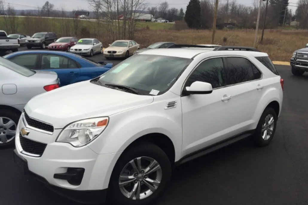 2011 Chevrolet Equinox LT photo 1