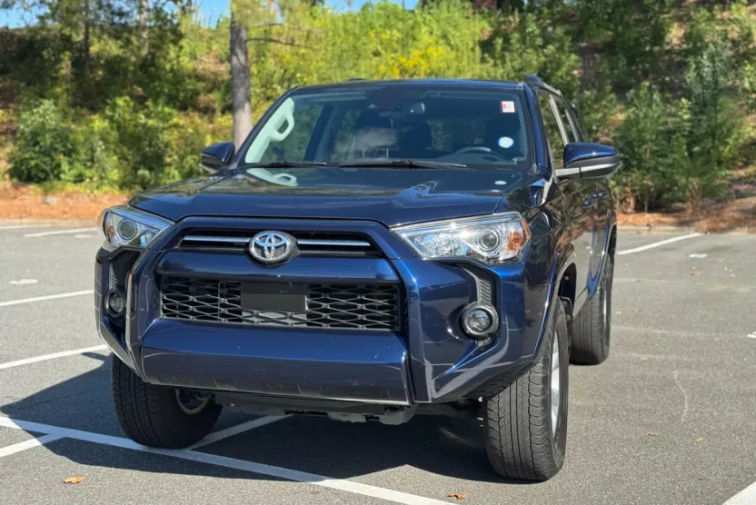 2020 Toyota 4Runner SR5 photo 1
