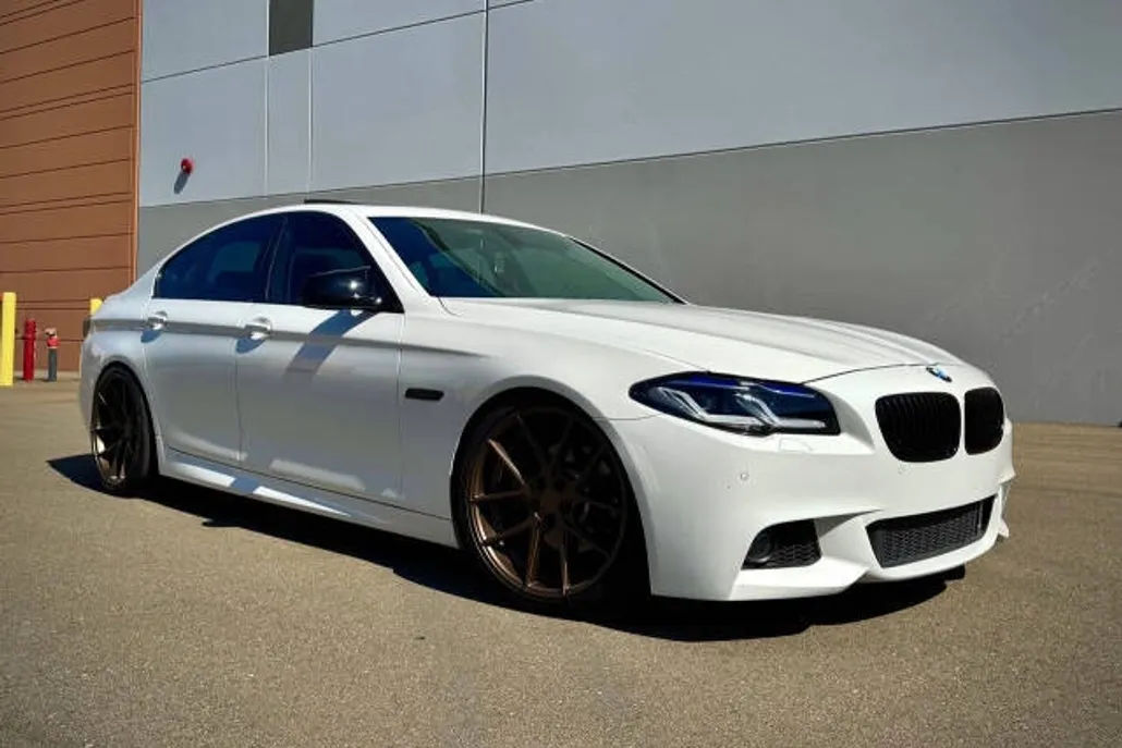 2011 Bmw 528i 5-series photo 1