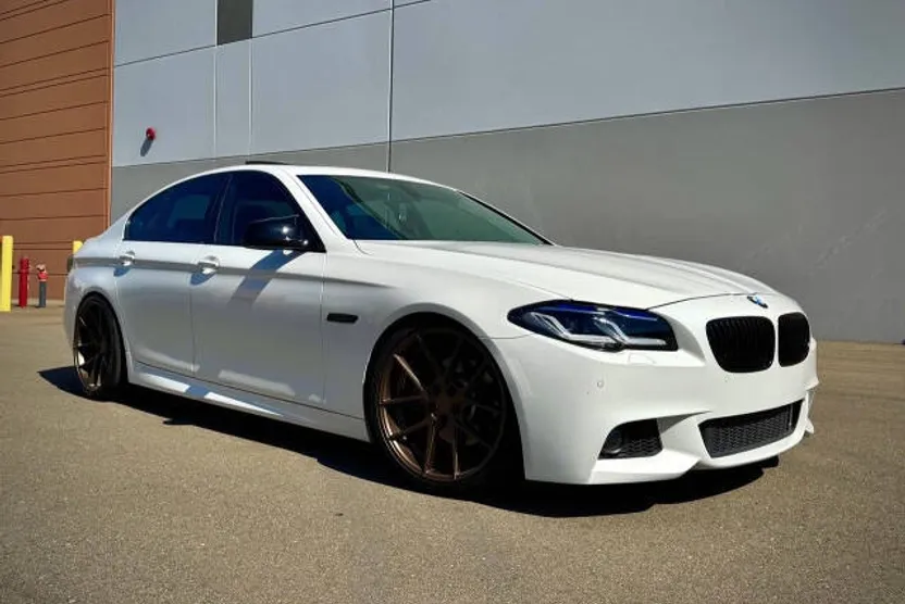 2011 Bmw 528i 5-series photo 1