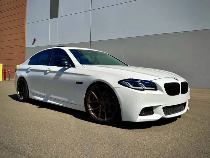2011 Bmw 528i 5-series photo 1
