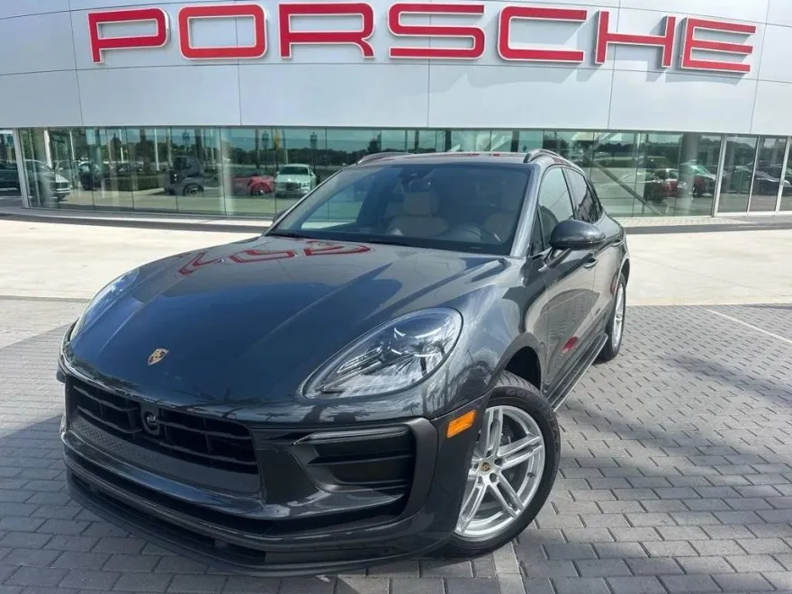 2025 Porsche Macan T photo 1