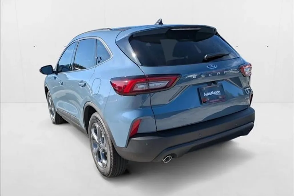 2025 Ford Escape ST-Line photo 1
