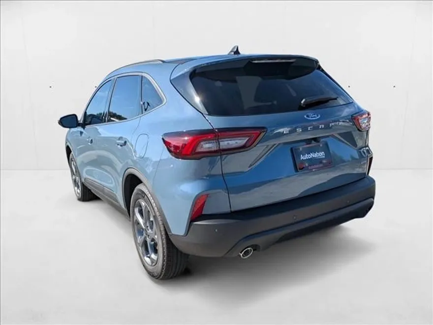 2025 Ford Escape ST-Line photo 1