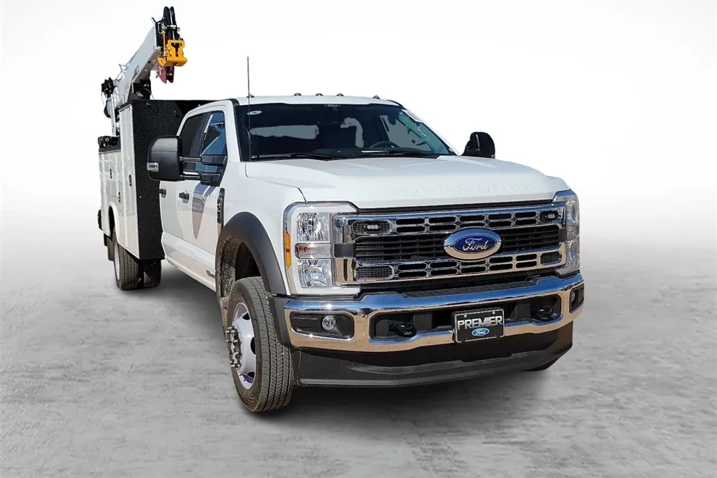 2024 Ford F-550 photo 1