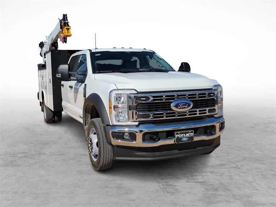 2024 Ford F-550 photo 1