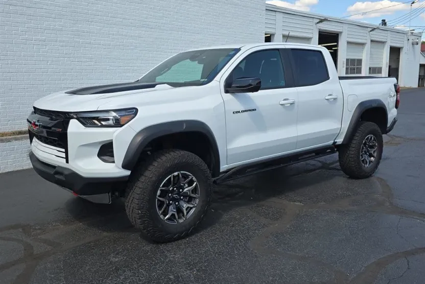 2023 Chevrolet Colorado ZR2 photo 1