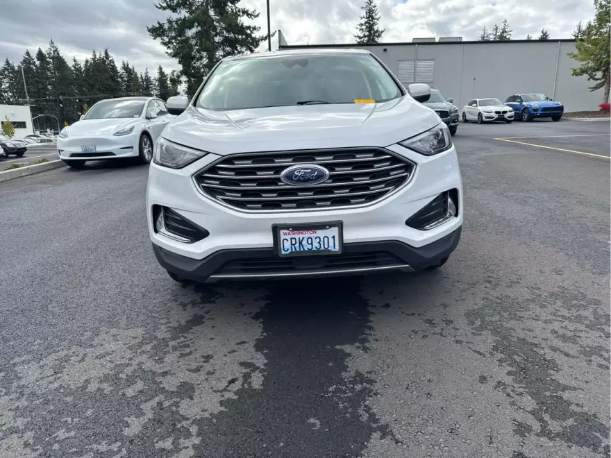 2022 Ford Edge SEL photo 1