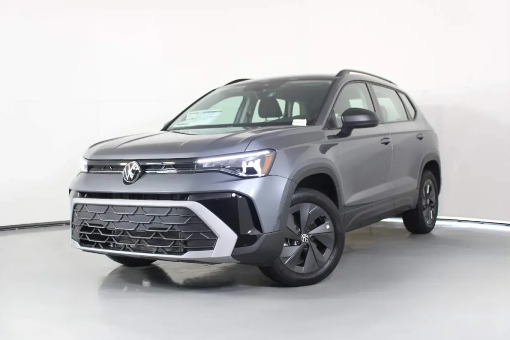 2025 Volkswagen Taos S photo 1