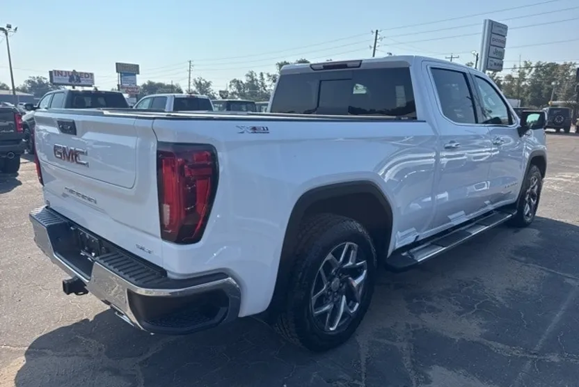 2024 Gmc Sierra 1500 SLT photo 1