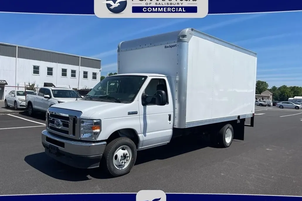 2025 Ford E-350 photo 1