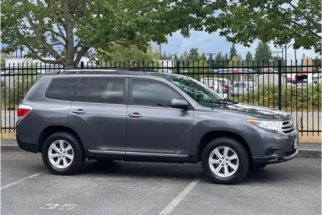 2012 Toyota Highlander Sport photo 1