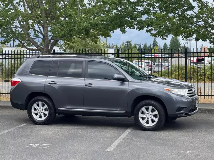 2012 Toyota Highlander Sport photo 1