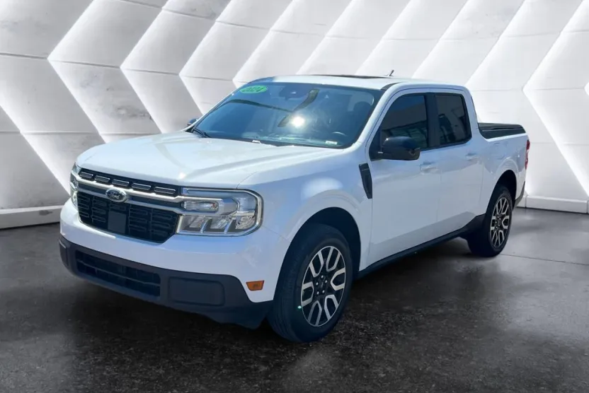 2024 Ford Maverick Lariat photo 1