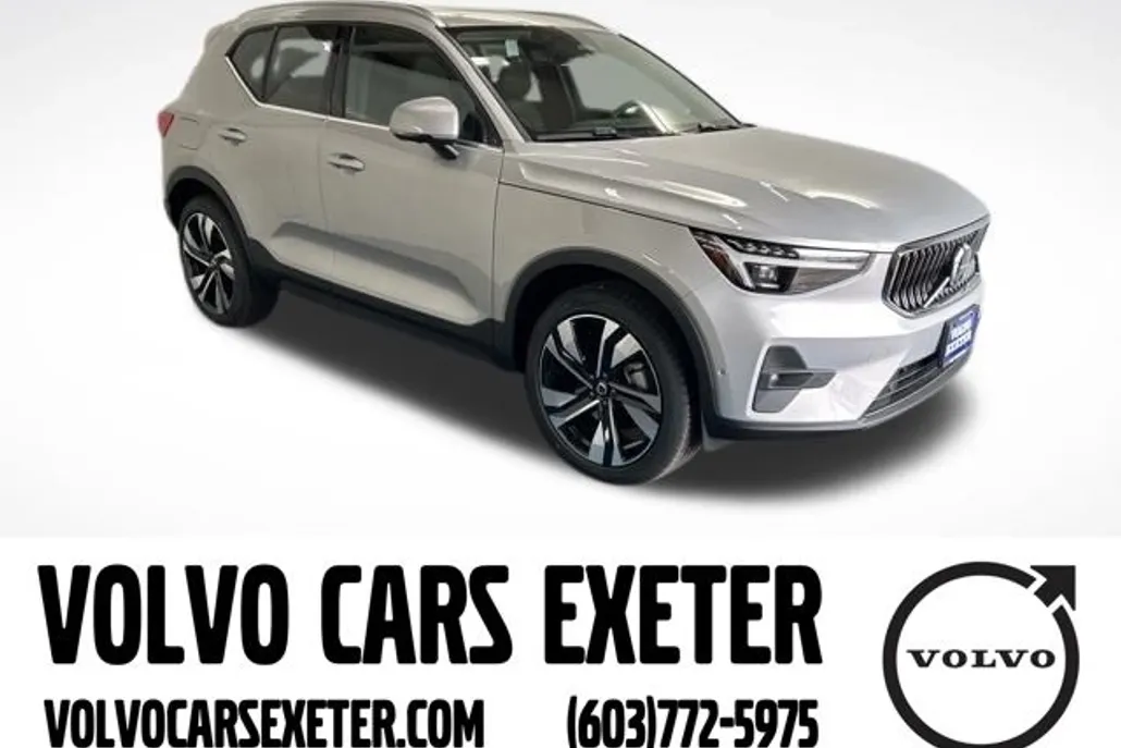 2025 Volvo XC40 Plus photo 1