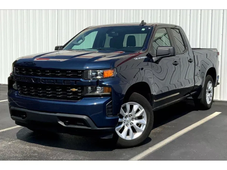 2021 Chevrolet Silverado Custom photo 1