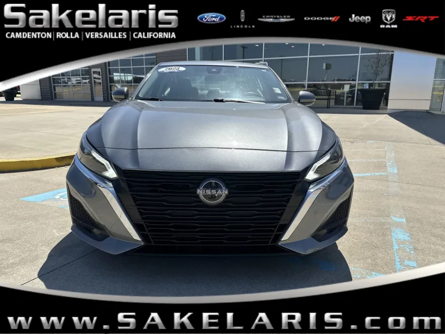 2023 Nissan Altima 2.5 SV photo 1