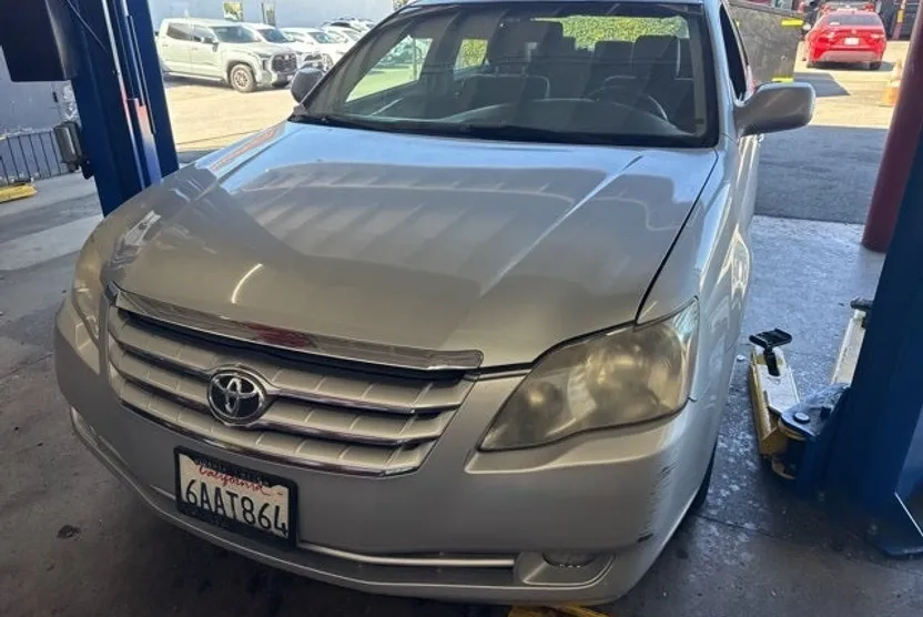 2007 Toyota Avalon Limited photo 1