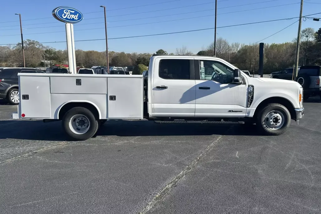 2023 Ford F-350 XL photo 1