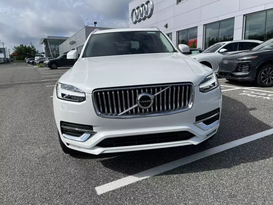 2023 Volvo XC90 AWD Ultimate photo 1