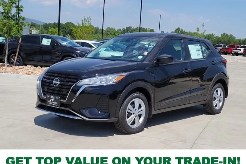 2025 Nissan Kicks Play S photo 1
