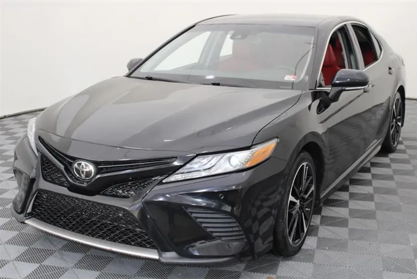 2018 Toyota Camry XSE photo 1