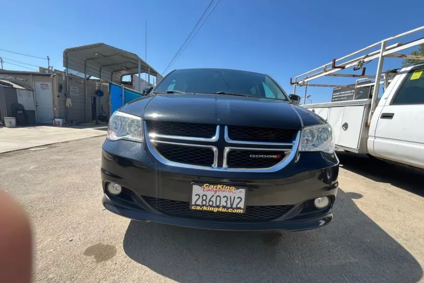 2017 Dodge Grand Caravan SXT photo 1