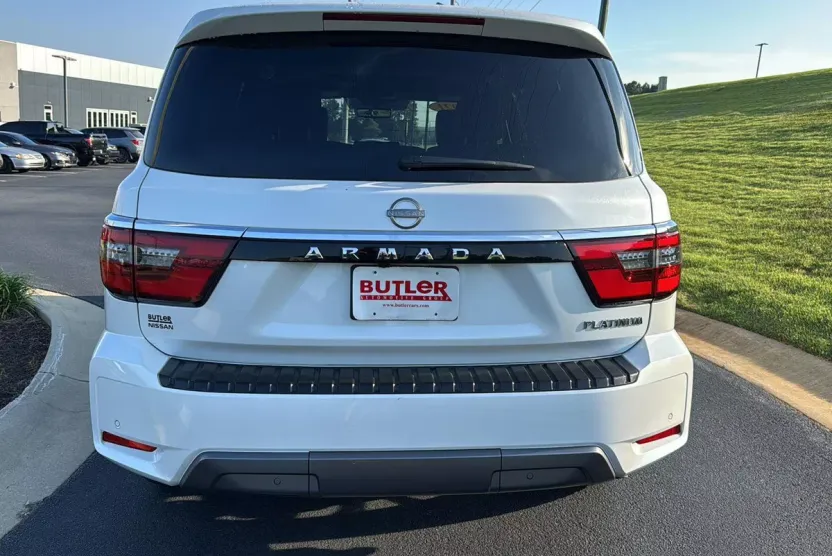 2021 Nissan Armada Platinum photo 1