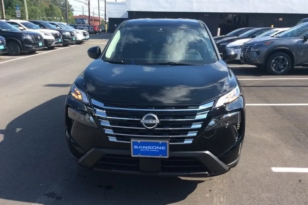 2026 Nissan Rogue SV photo 1