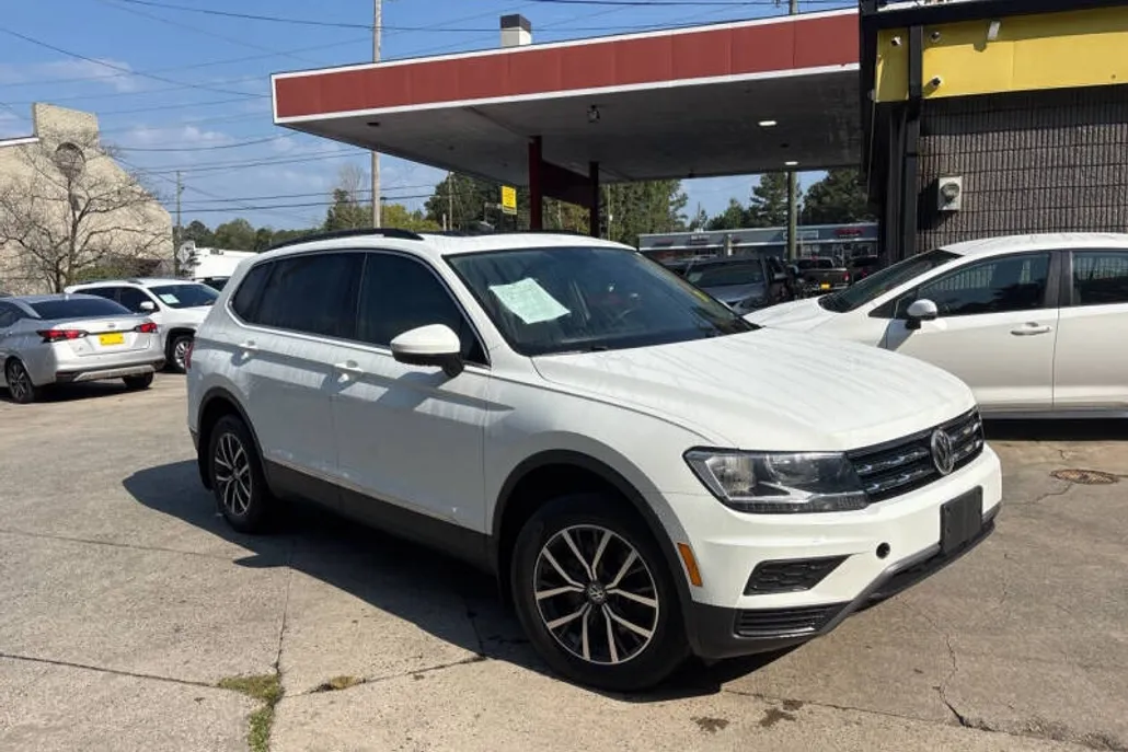 2020 Volkswagen Tiguan SEL photo 1