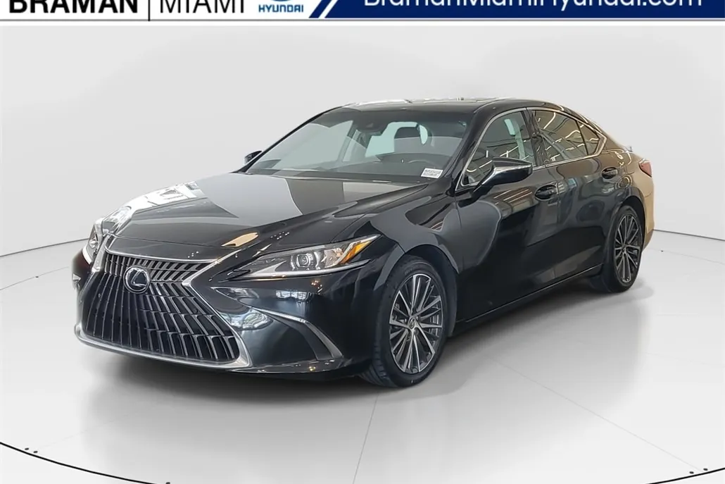 2023 Lexus ES 300h photo 1